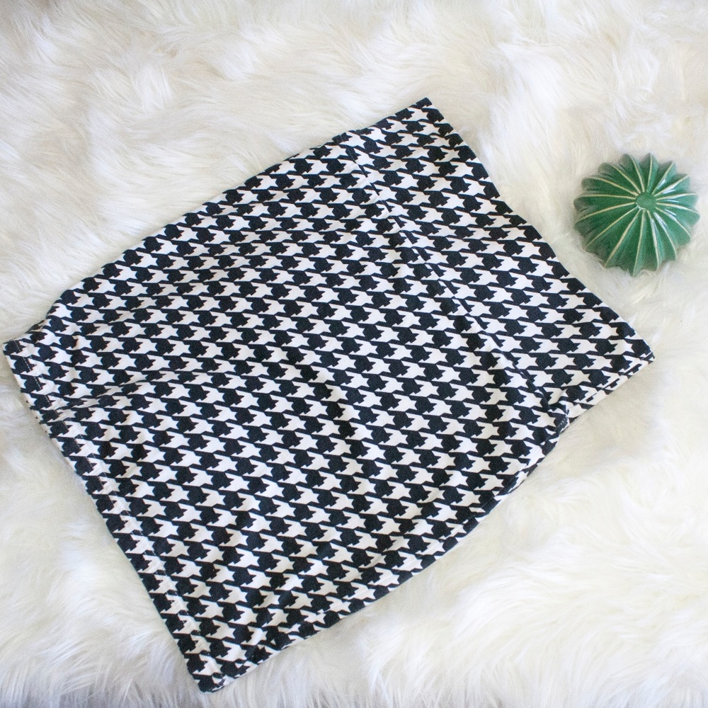 Forever 21 Houndstooth Pencil Skirt